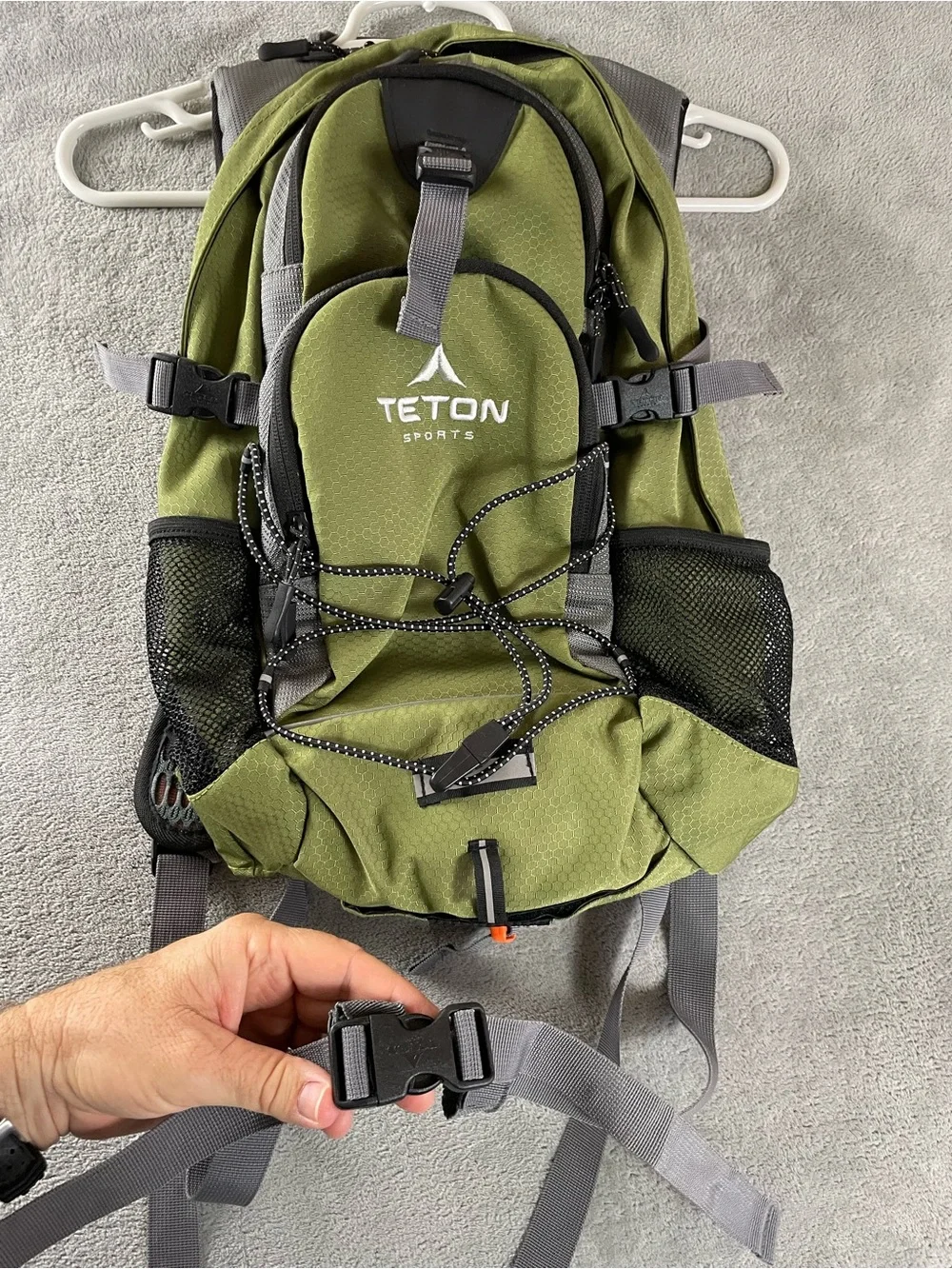 TETON Sports Oasis Hiking Backpack Hydration Compatible Daypack *NO BLADDER*
